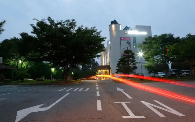 Anmyeon Plaza Hotel