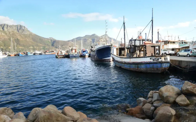 dk villas 1 Harbour View Hout Bay