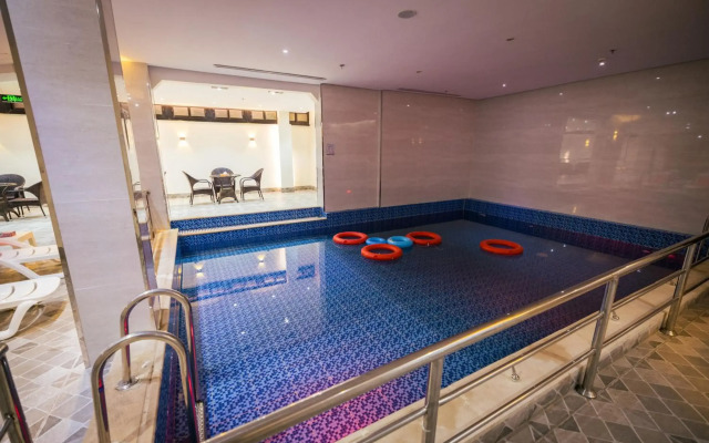 Mirnian Hotel