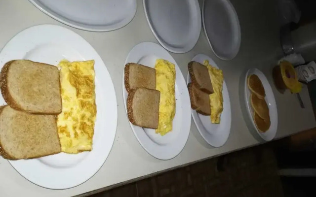 Jonny's cabins drake day