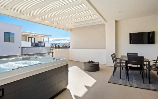 Paddle And Play 5 Bedroom Townhouse
