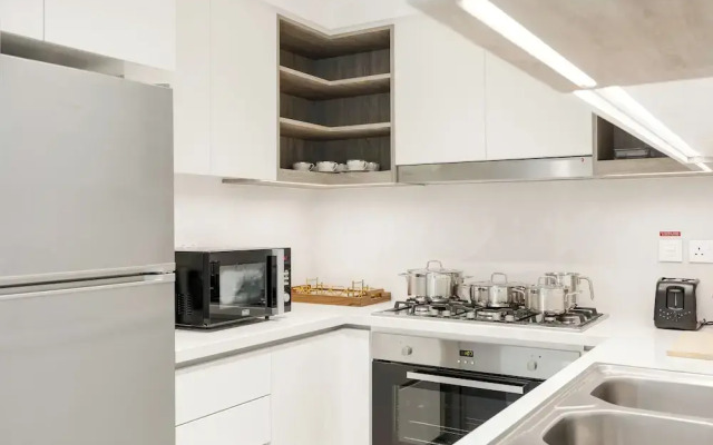 Durrani Homes - Majestic 4BR at Downtown