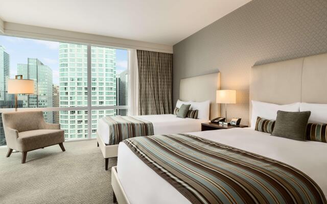 Coast Coal Harbour Vancouver Hotel by APA