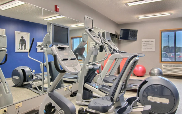 Holiday Inn Express Fargo-West Acres by IHG