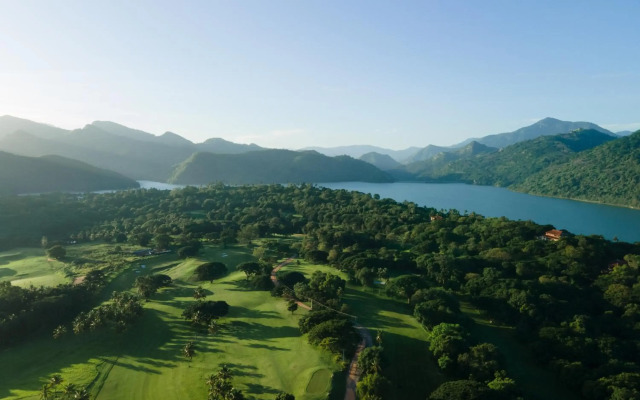The Albatross, Kandy