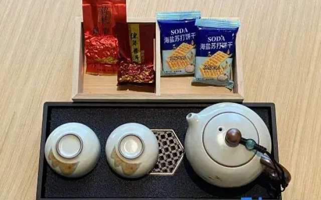 Vienna International Hotel (Luoding Xicheng Duxuan Branch)