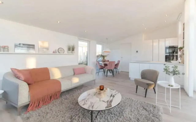 Luxury Chalet With Covered Terrace, in Zeeland