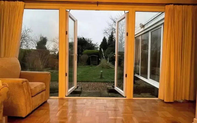 Charming Home in Huddersfield w/ Parking Petsok