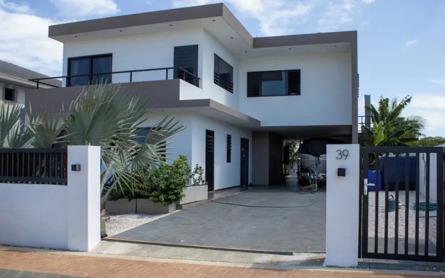 Luxury Villa Incl Pool With Seaview Near Beaches