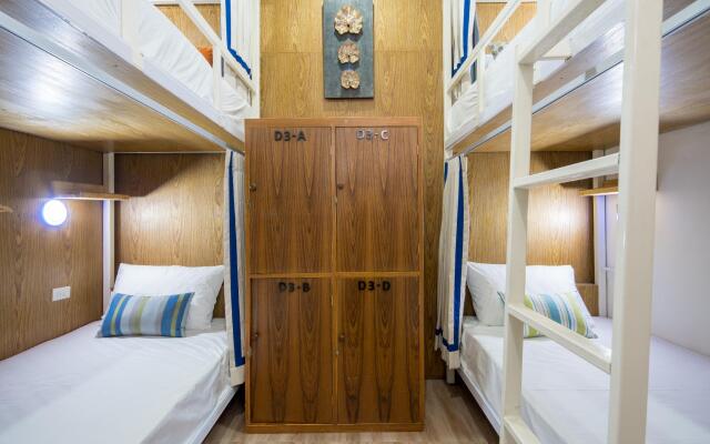 Hanuman V.I.P Hostel (SHA Extra Plus)
