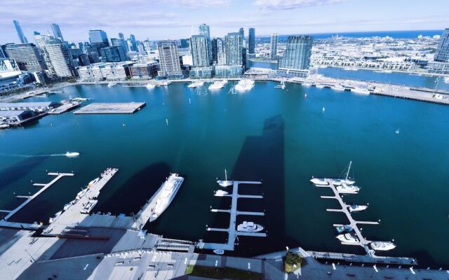 HFN Riverside Docklands Apartment