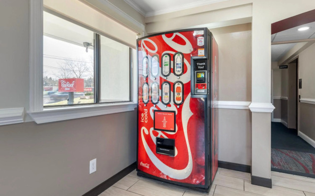 Red Roof Inn Suffolk