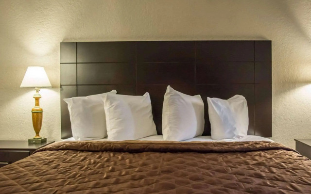 Rodeway Inn Near Ybor City - Casino