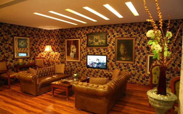 MidTown Hotel & Suites