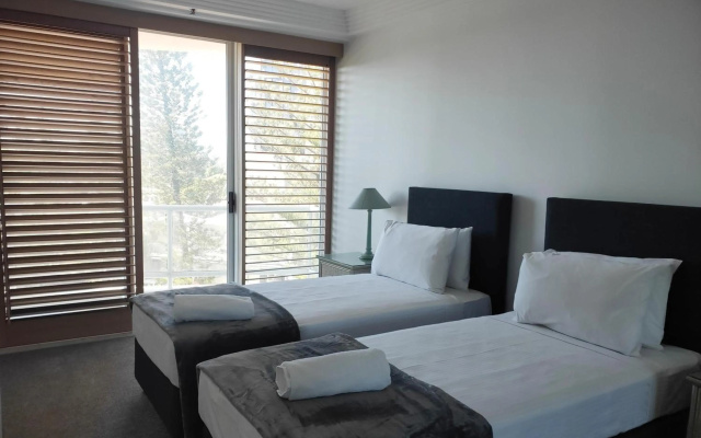 Carmel by the Sea – Guest Rooms – Gold Coast