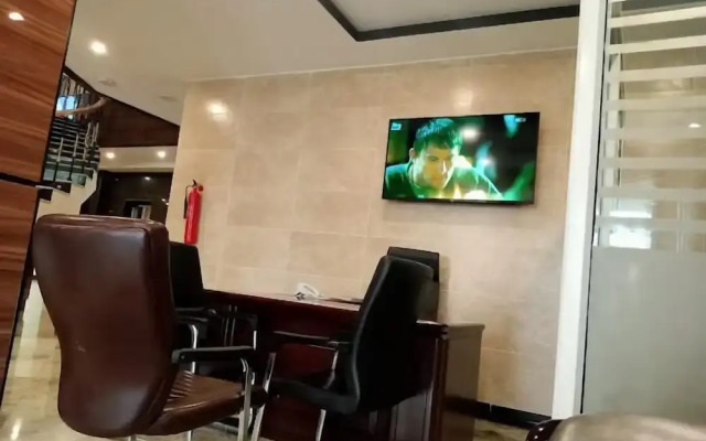 Rento Hotel and Suites