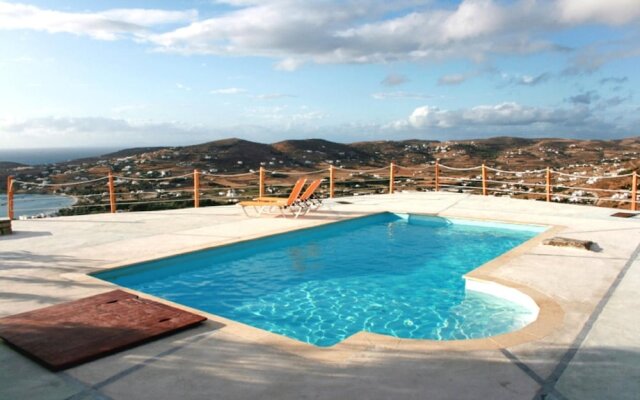 Villa With 3 Bedrooms in Paros, With Wonderful sea View, Pool Access a