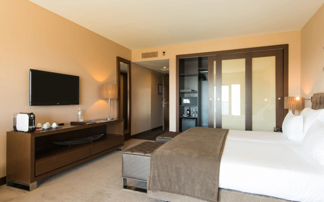 Отель Vila Gale Collection Palacio dos Arcos