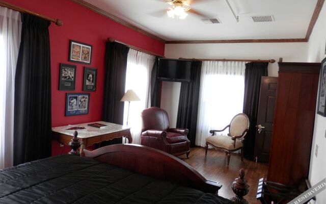 Gaslight Inn