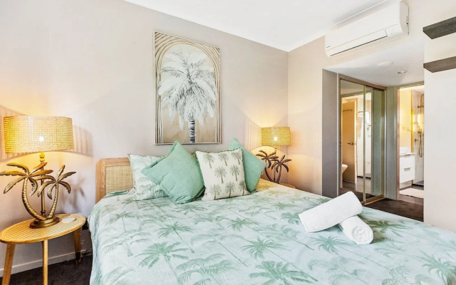 Coral Luxe Resort - 9 Pools Gym BBQ – Guest Rooms – Cairns