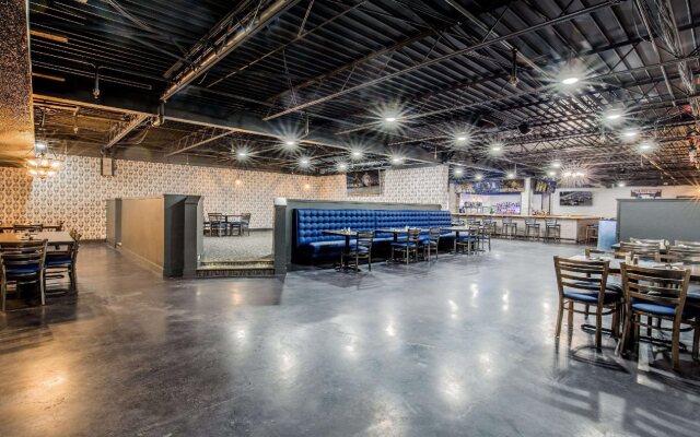Ramada Hotel & Conference Center by Wyndham Mitchell