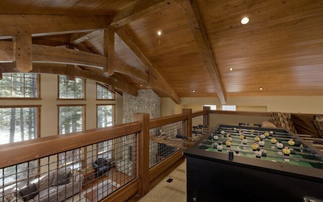 Stonegate #5 5 Bedroom Home by RedAwning