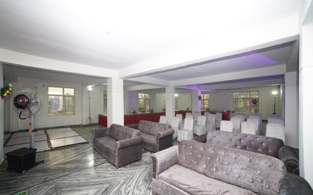 OYO 30480 Hotel Mohan Palace