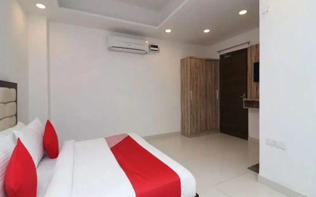 Pitampura Metro Station By OYO Rooms