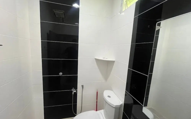 OYO 91220 D Inai Roomstay