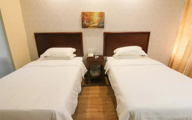 GreenTree Inn JiangSu ZhenJiang DingMao Industrial Park WoDe Square Express Hotel