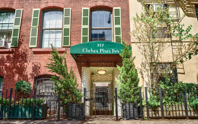 Chelsea Pines Inn
