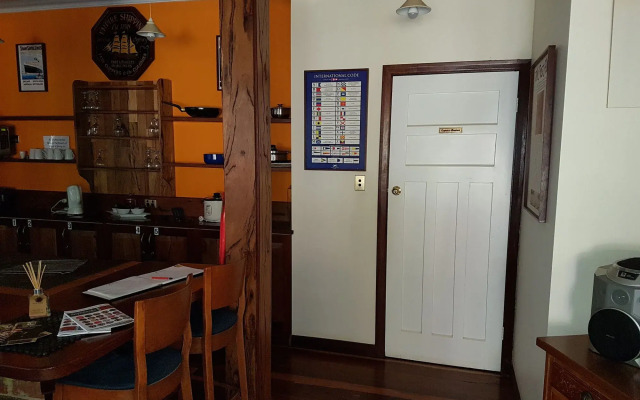 Admiral Stirling Inn