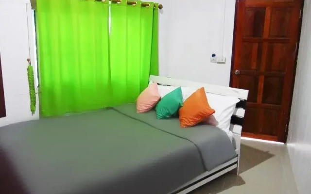 Lipe Corner Guesthouse