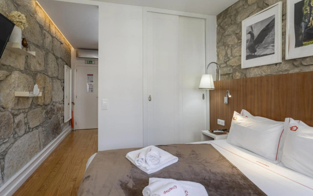 Oporto Gardens - Historical House