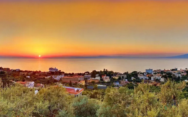 M Suites Sorrento
