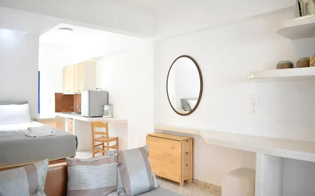 Tzamaros Studios Kythnos