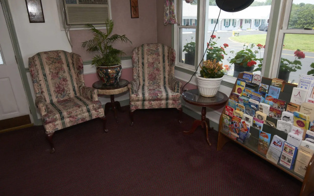 Knights Inn  Centerville MA