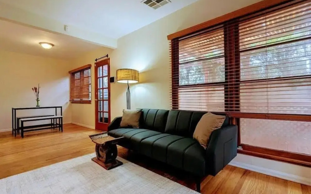 Convinient Location in Los Angeles