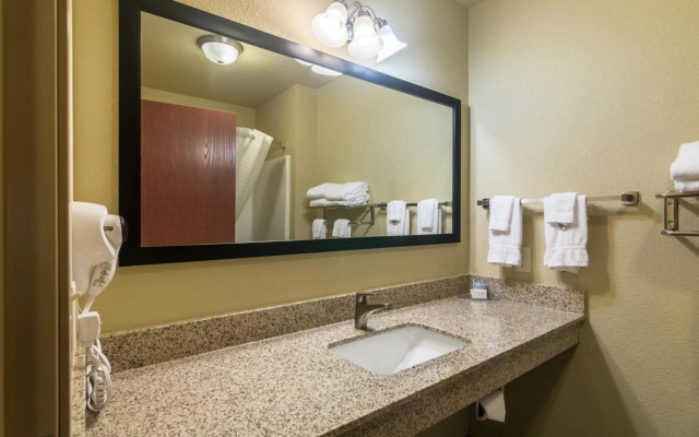 Cobblestone Inn & Suites - Lakin