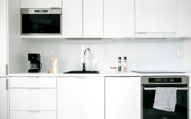 Luminous 2br with free parking & sauna