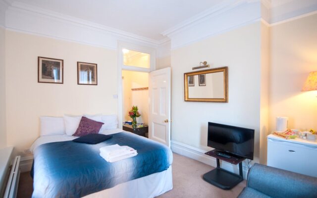 159 Knightsbridge