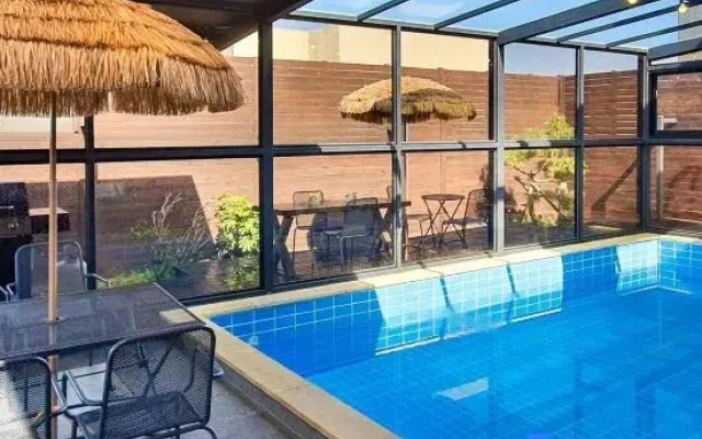 Hadam Pool House