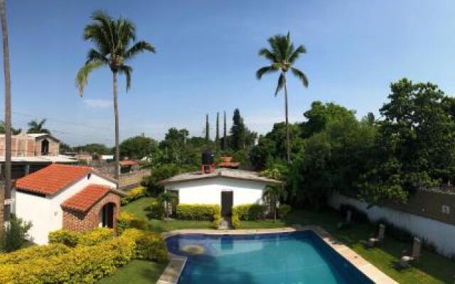 Hotel Sky And Palms