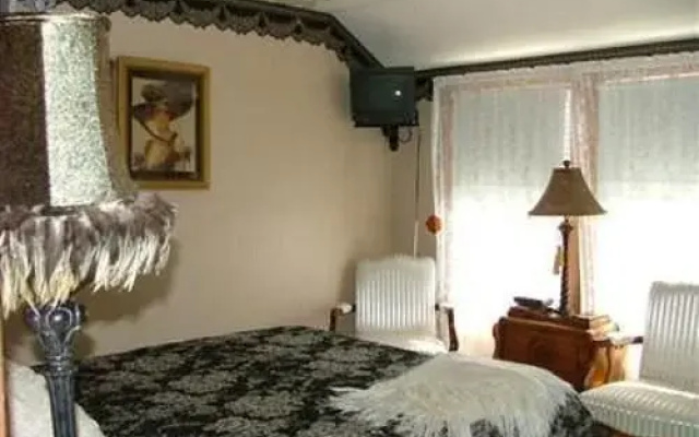 Magnolia House