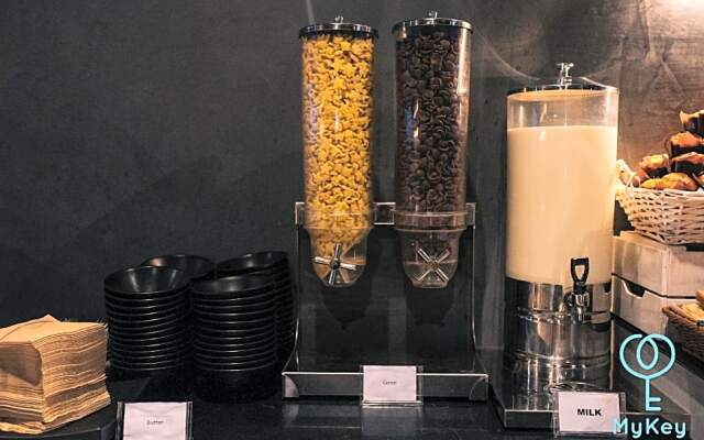 Expressionz Professional Suites by MyKey