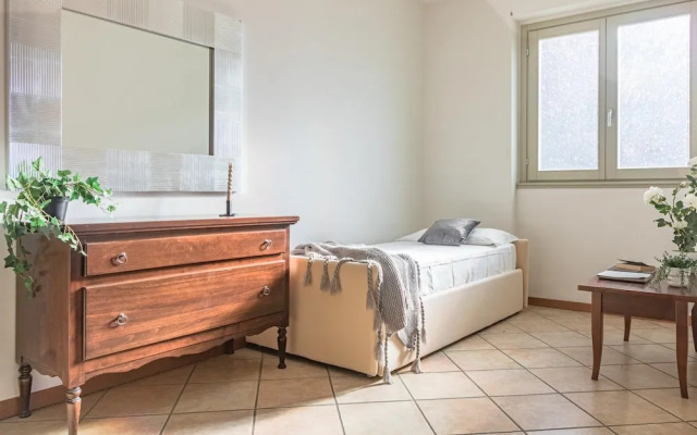 Sunny Varenna Apartment