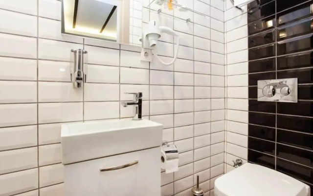 Taksim Doorway Suites