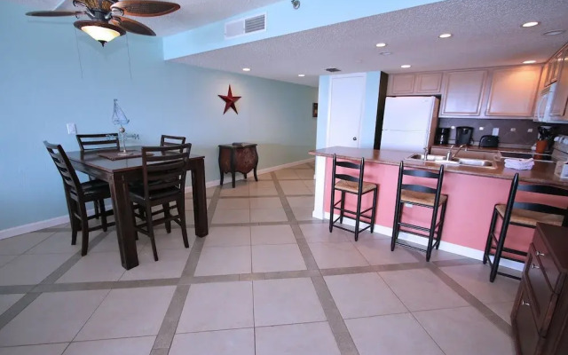 Chateaux 503 Apartment