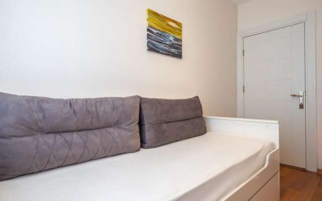 Pleasant Flat With Central Location in Sisli