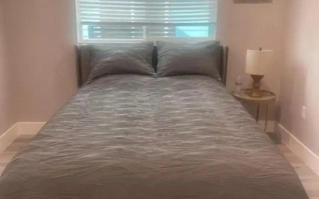 Modern LA Stay - Private Room & Bathroom